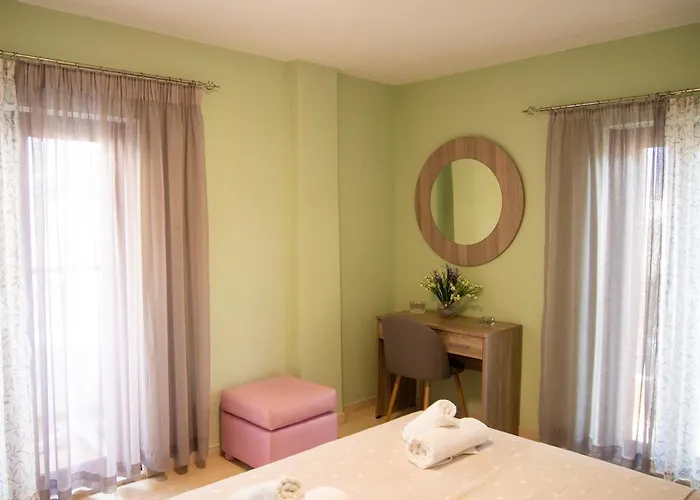 Апартаменты Charming In Halepa!